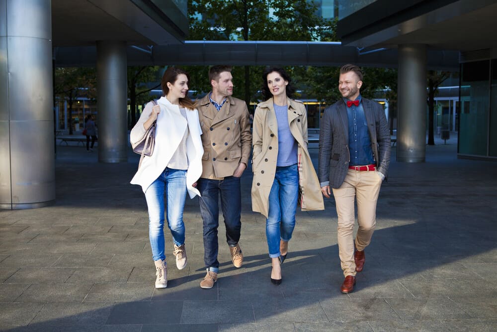 Tinute Casual Femei: Ghidul Suprem pentru Stil, Confort și Versatilitate