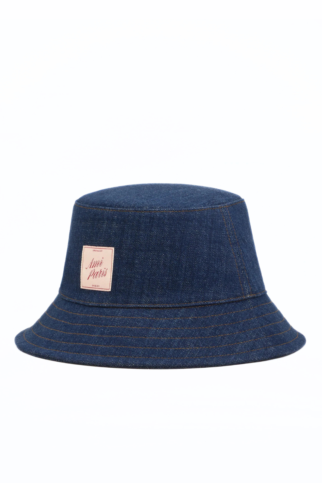 Червена шапка Ami de Coeur с бродерия Ami Paris