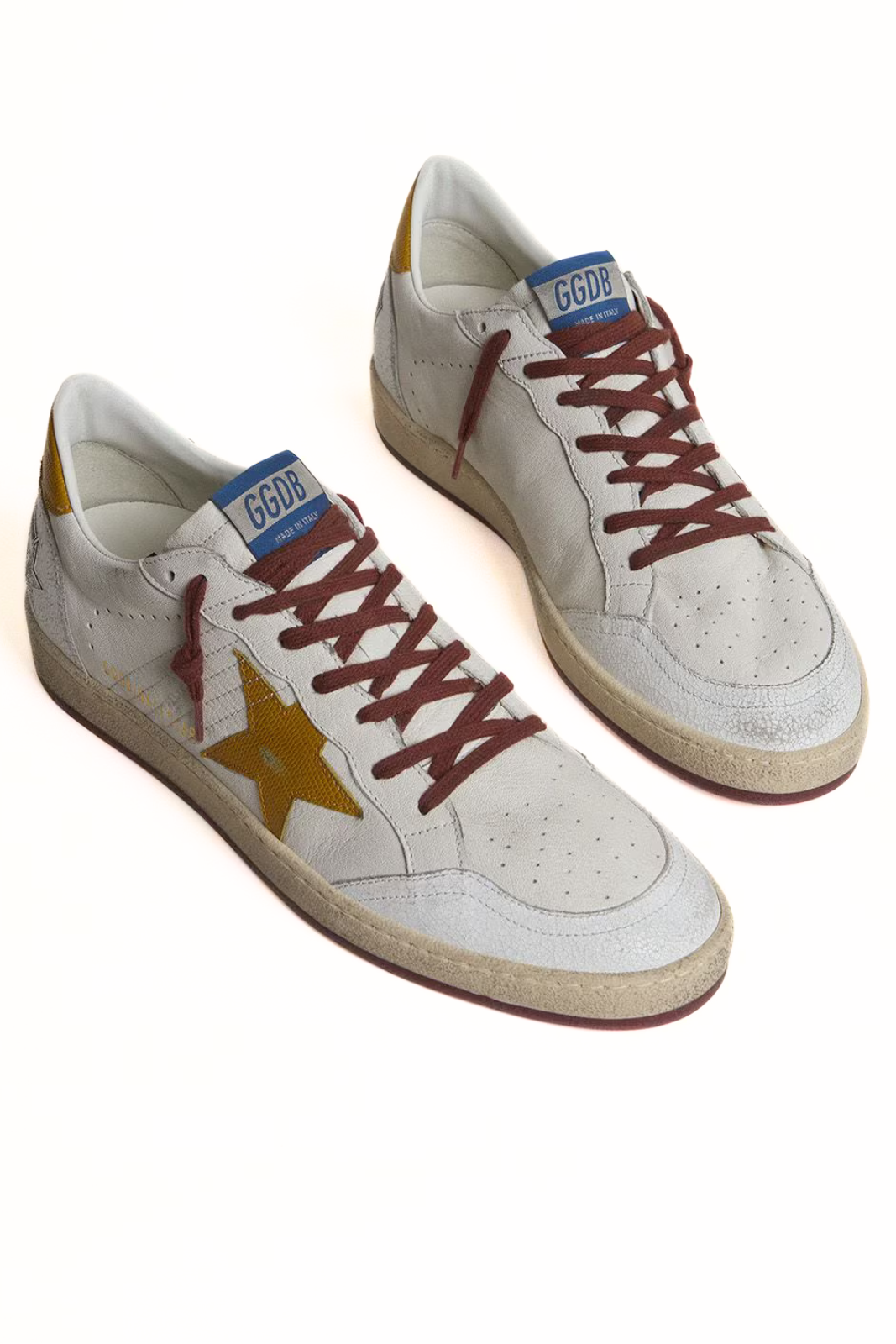 Мъжки кецове Golden Goose Super-Star с велурена звезда и синя лента за ток