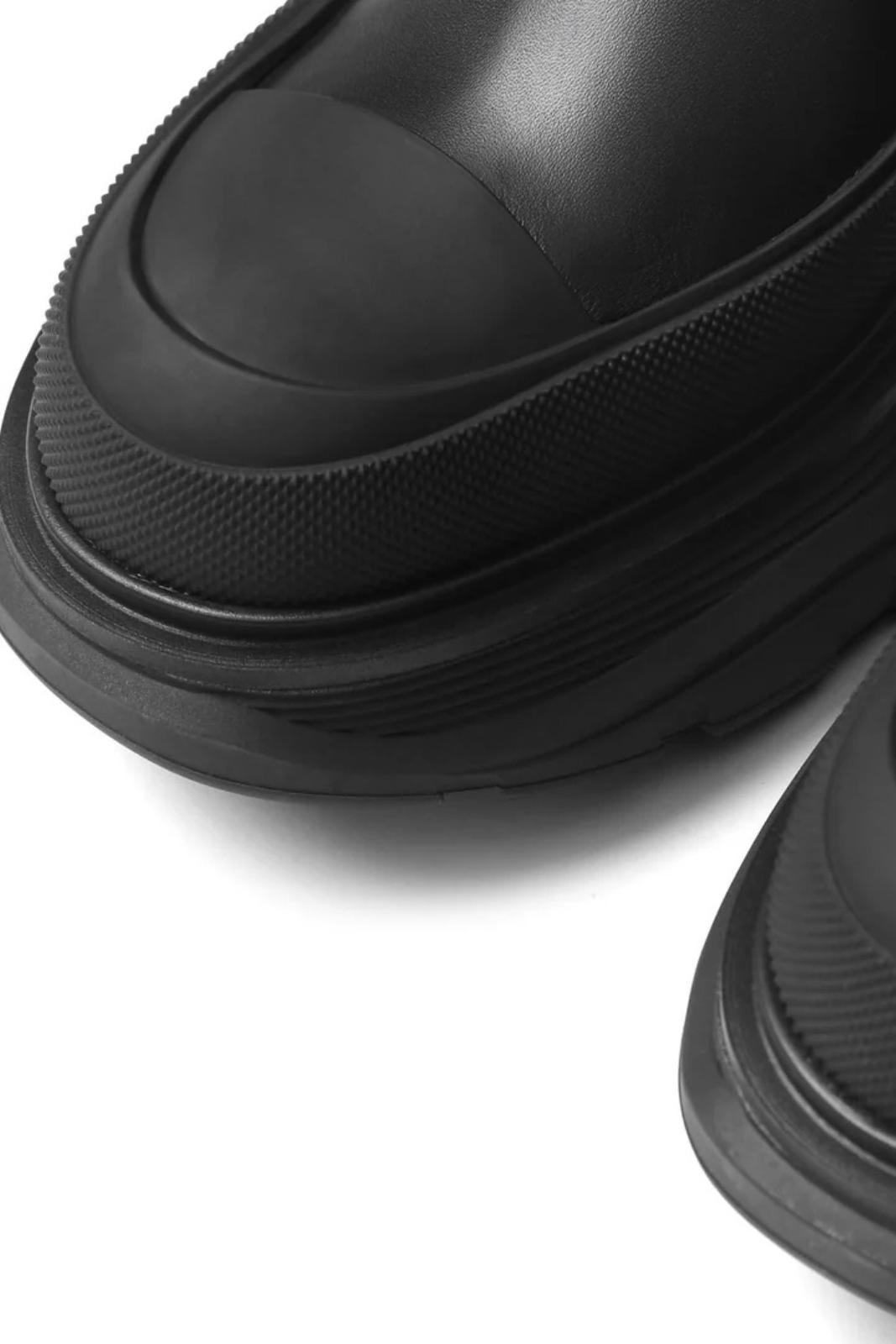 Alexander McQueen Chelsea Tread Ankle Black Boot – Unisex